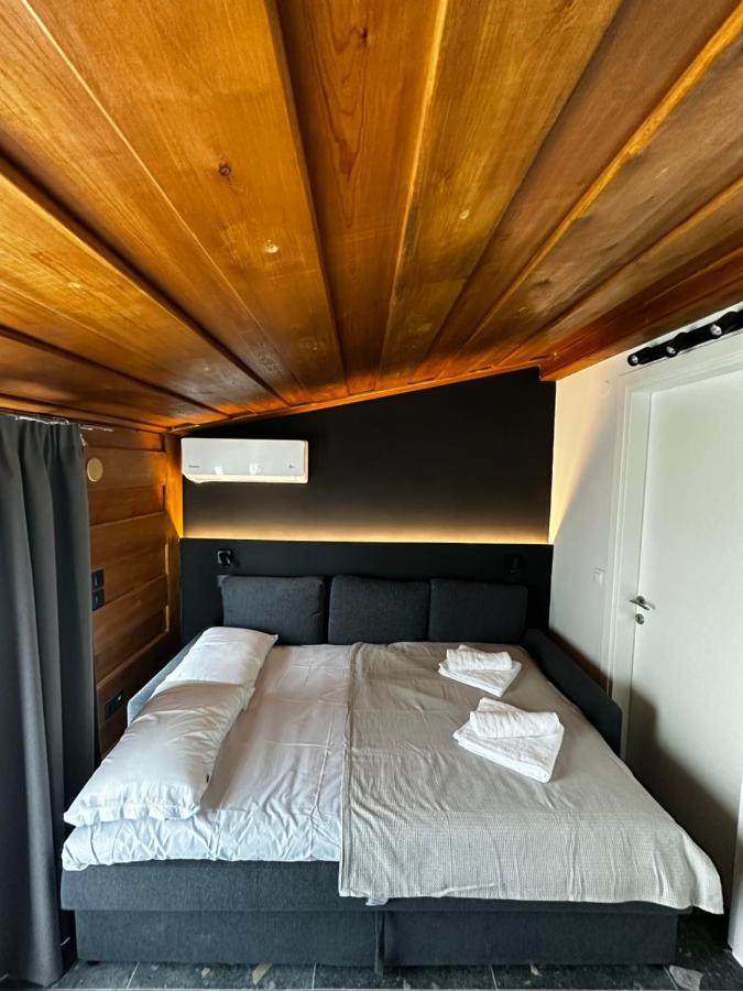 Lighthouse Apartments 크리오피지 외부 사진
